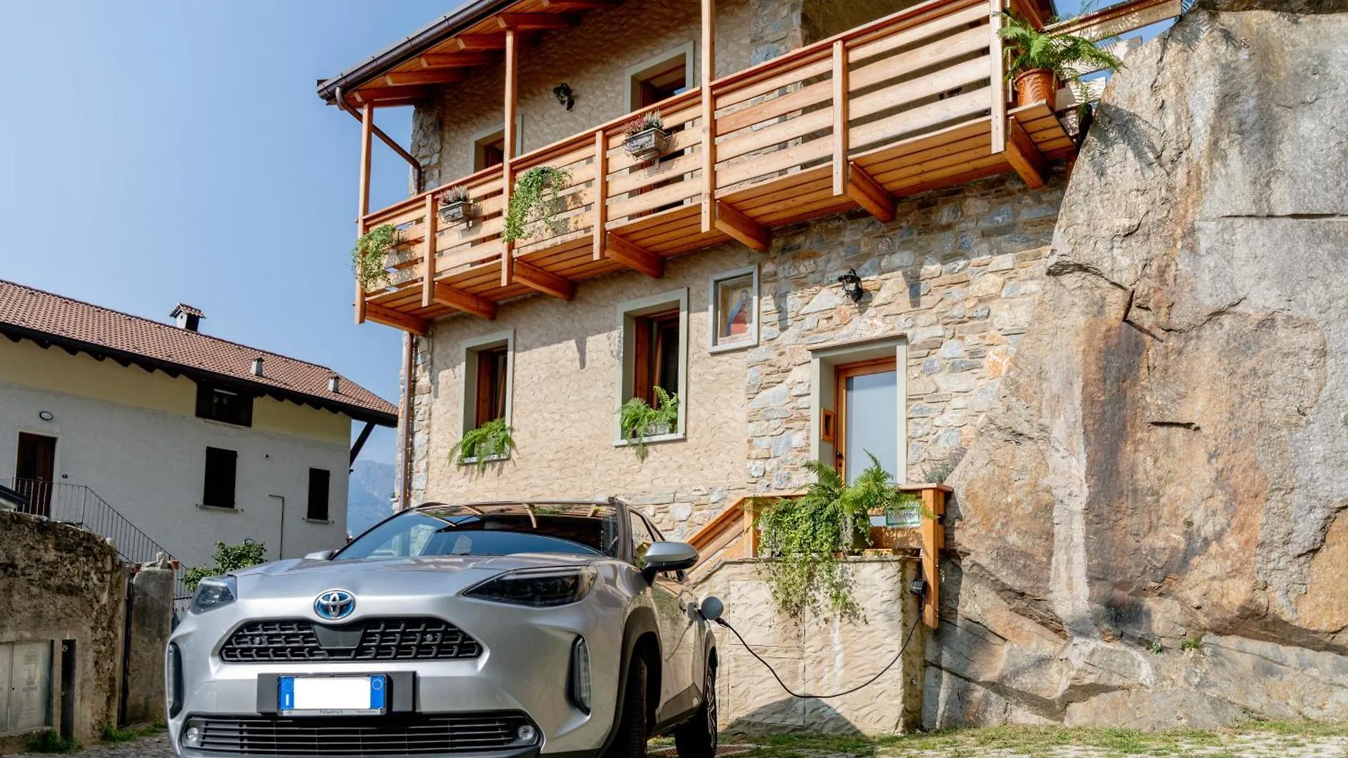 Green Chalet Scalotta - Nature Relax Lake View With Jacuzzi And Spa Dervio